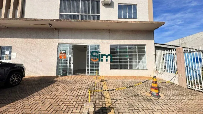 Sala Comercial Frente 80m² no Parque das Palmeiras Aluguel R$2.500