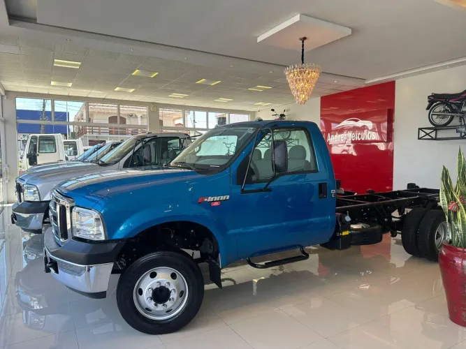 F4000 4X2 TURBO DIESEL RARIDADE APENAS 40.000 KM 2017 AZUL 2016/2017