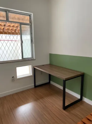 Escrivaninha estilo industrial