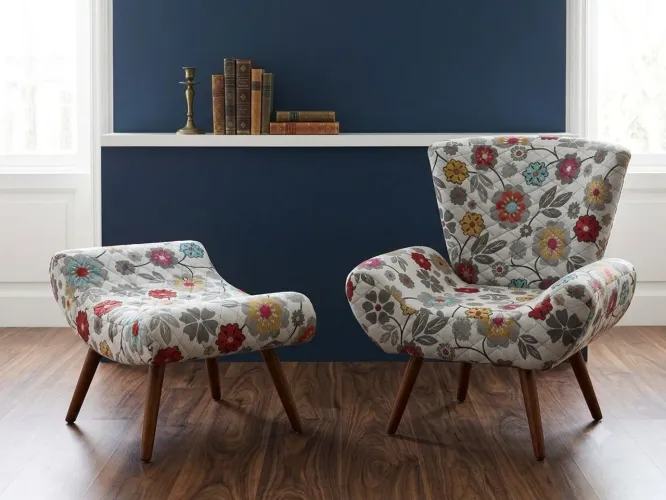 Chaise + móvel pequeno