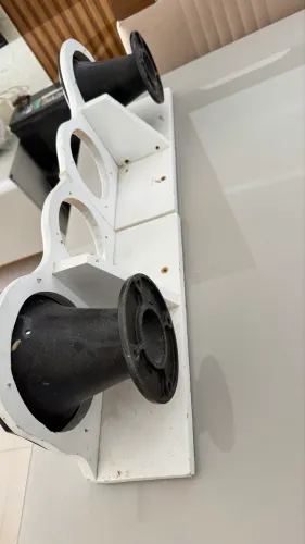 Moldura com expandor de corneta