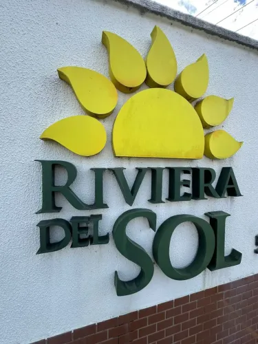 Condomínio Villa Riviera del Sol 2 qts 2 vagas bairro Flores