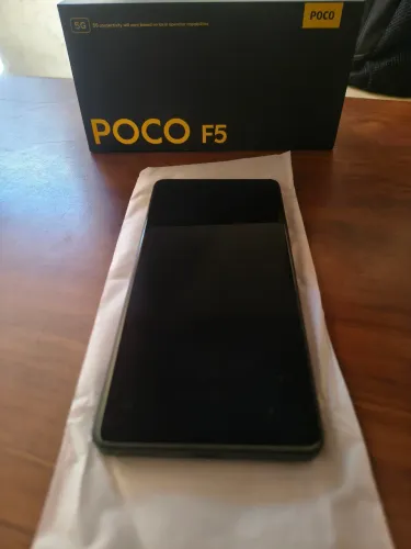 Vende se um smartphone poco F5