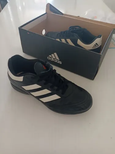 Chuteira de futebol, Adidas, original , usada apenas 3 vezes, tamanho 37