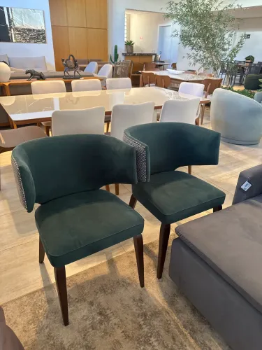 Conjunto duas poltronas verdes (de 1825,00 por 350,00 cada) - vendo apenas o conjunto