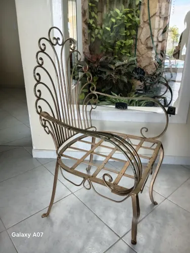 Cadeira anos 60 de ferro relíquia_para vender logo 