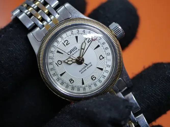 relógio ORIS Crown Pointer Date Automático Feminino