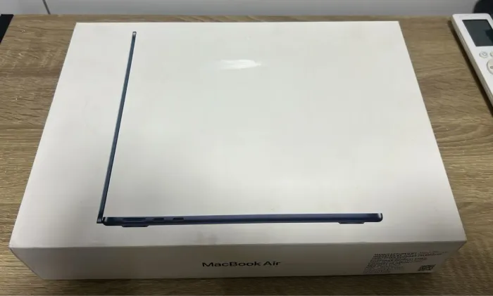 MacBook Air M2 13" 16/256 estado de zero garantia Apple até 02/2027.