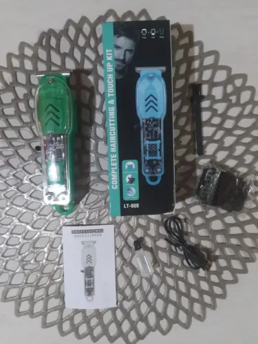Máquina de Cortar Cabelo Profissional LT-808 - Nova de Fábrica!