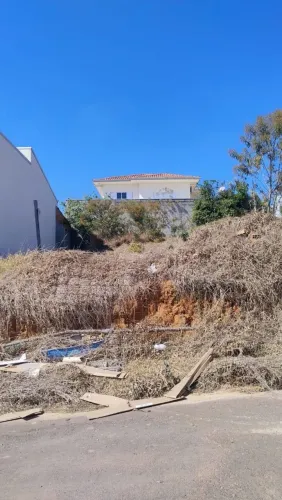 Vende-se Terreno