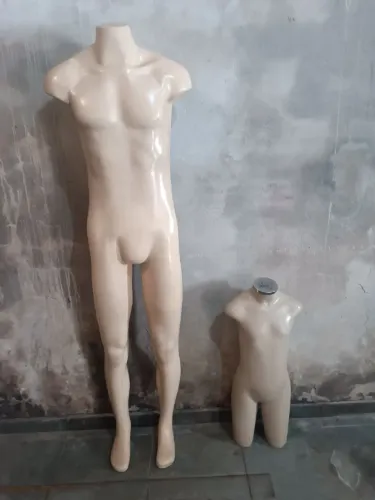 Vende-se maniquins