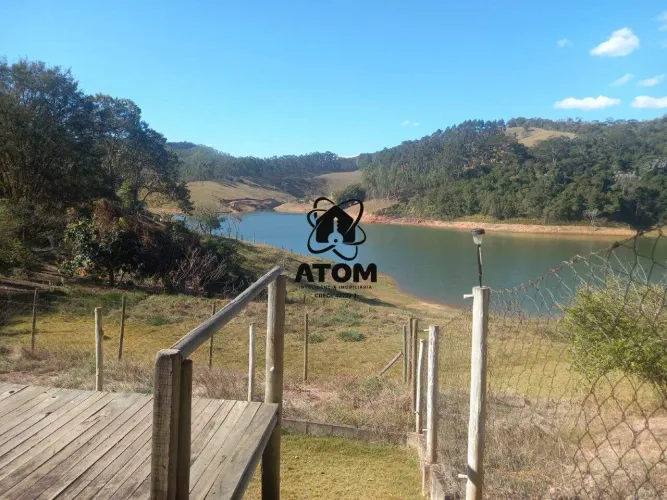 Sítio 21.000m2 em Natividade da Serra à Beira da Represa