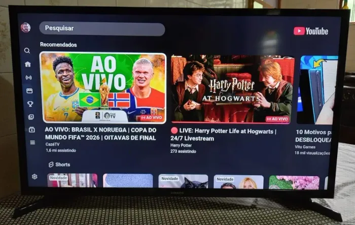 TV SMART 32" SAMSUNG T4300 LED FULL HD - SISTEMA OPERACIONAL TIZEN - USB/HDMI/WI-FI