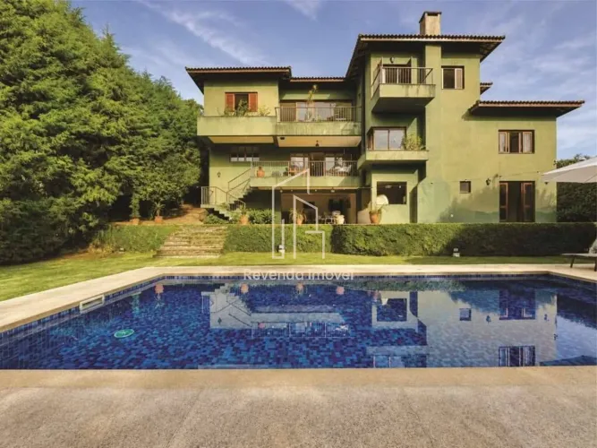 Imóvel de Luxo: Casa em Condomínio com 4 Quartos, 4 Suítes e Piscina em Carapicuíba-SP, no