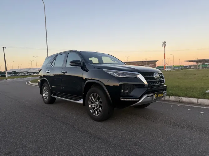 Toyota Hilux SW4 SRX 4X4 2.8 TDI 16V Dies. Aut. 2022