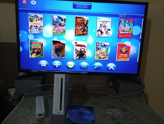Nintendo Wii destravado + jogos (troco)