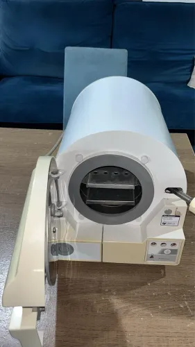 Vendo Autoclave e mini incubadora