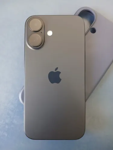 iPhone 16