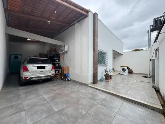 Venda: Casa Linear em Lote Inteiro no Bairro Santos Dumont em Gov. Valadares/MG