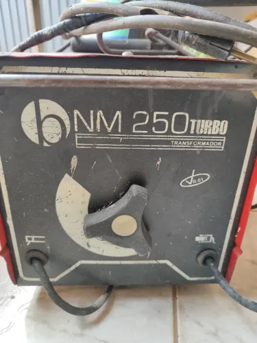 Máquina de solda Bambozzi NM 250