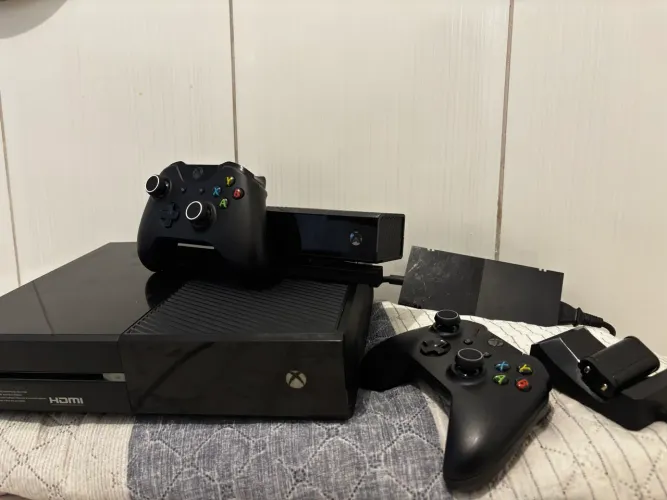 Xbox One - Kinect, 2 controles + dock