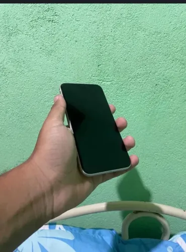 iPhone 11 64GB branco Face ID off pego Android mais volta de 100 pra mim 