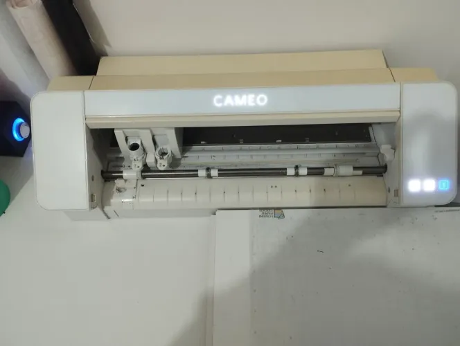 Silhouete Cameo 4