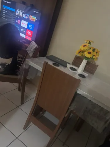 Mesa com cadeiras