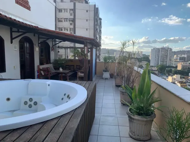 RUA RIBEIRO GUIMARÃES. COBERTURA LINEAR DE 4 QUARTOS- TIJUCA - Rio de Janeiro - RJ