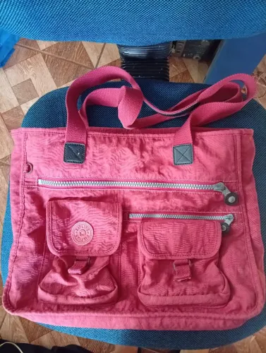 Bolsa Kipling vermelha usada