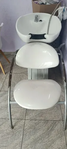 Lavatório de salão usado