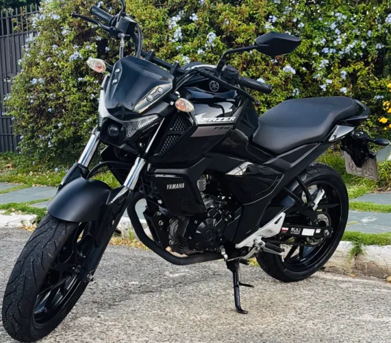 YAMAHA FZ15 2024 ABS MOTO EXTRA APENAS 6 MIL KM RODADOS ÚNICA DONA