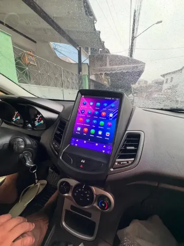 Multimídia tesla Ford fiesta 
