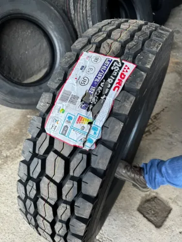 Pneu 295 80 R22,5 Novo - Borrachudo Tração