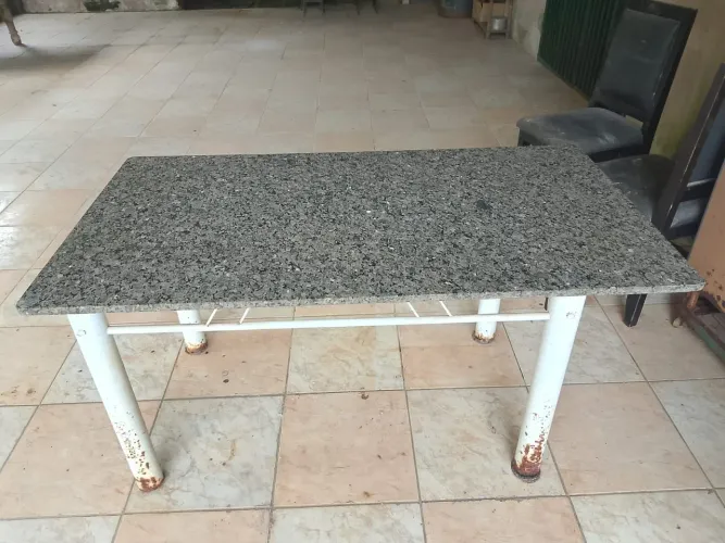 Vendo pedra de granito nova e resistente