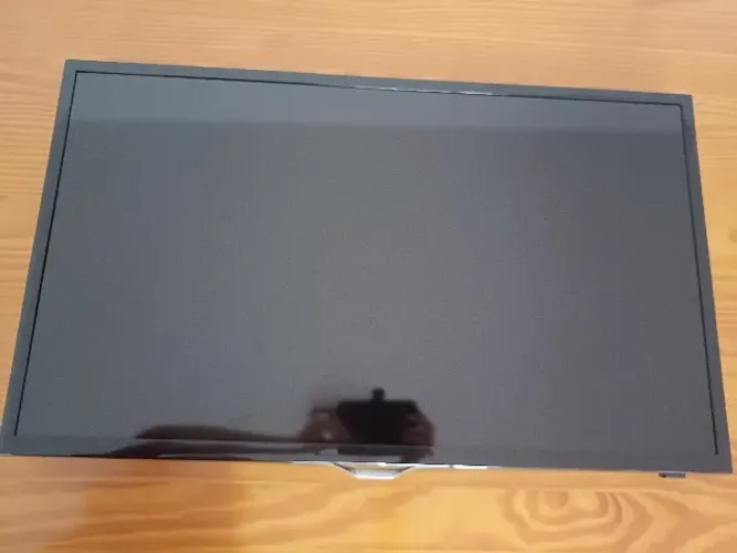 Tv Samsung SMART 32 polegadas com defeito na tela para retirada de peças ou conserto
