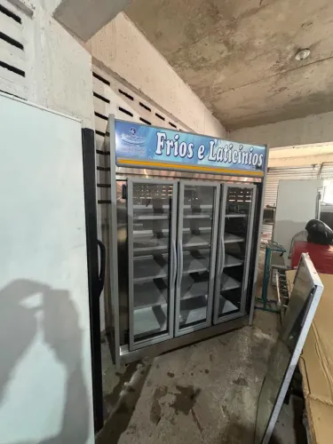 Alto serviço de 3 portas gelo seco