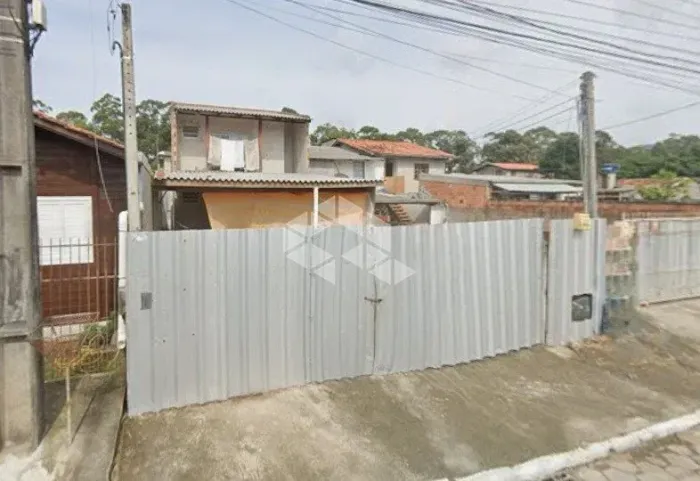 CASA SOBRADO COM 2 DORMITÓRIOS SENDO 1 SUÍTE NO BAIRRO INGLESES DO RIO VERMELHO EM FLORIAN