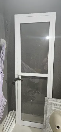 Porta interna de alumínio e vidro