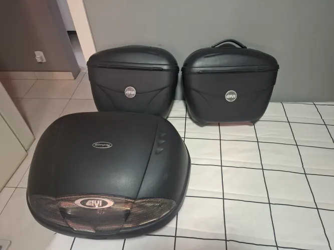 Kit baú moto ( baú traseiro e laterais ) givi