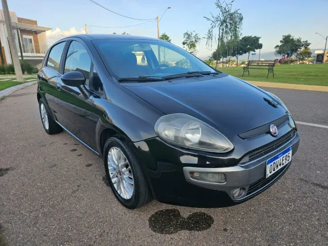 Fiat Punto Essence 1.6 Flex 16V 5P 2014