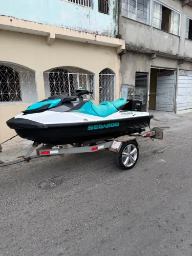 Jet ski seadoo