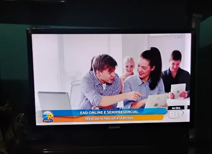 Vendo TV 24' convencional em excelente estado, funcionando perfeitamente