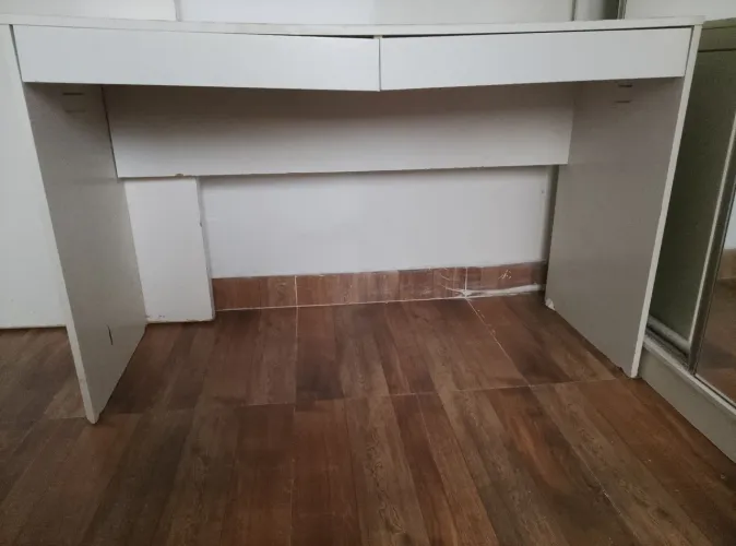 Doação Guarda roupa e mesa de computador
