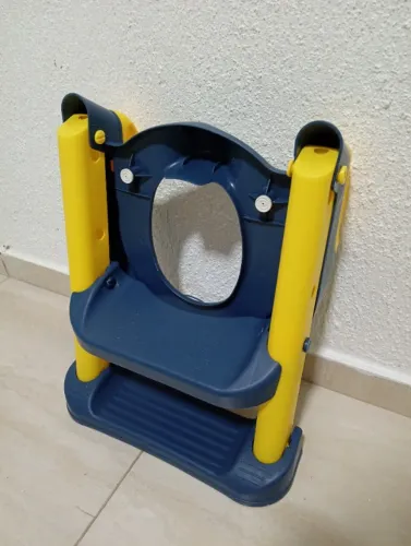 Redutor de assento com escada infantil