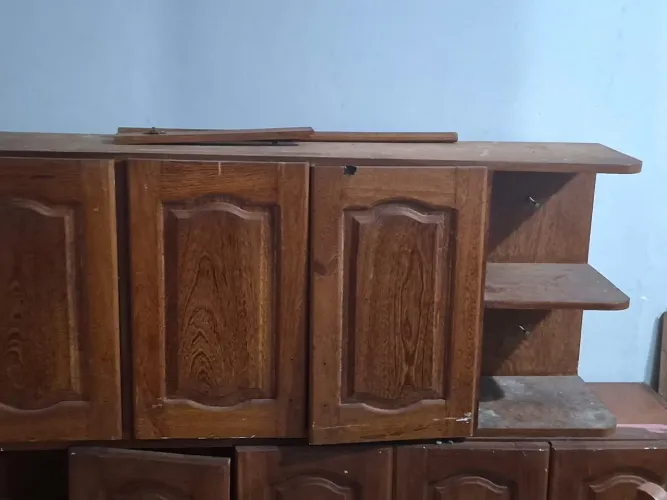 Armário de madeira de cozinha 