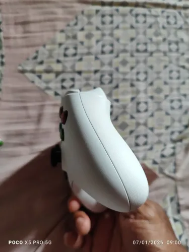 Vendo um controle de Xbox séries S novo nunca foi mexido todo original 