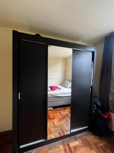 Vendo guarda-roupa de solteiro