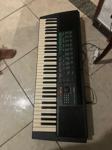 Vendo um piano profissional