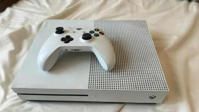 Xbox One S 500gb semi-novo